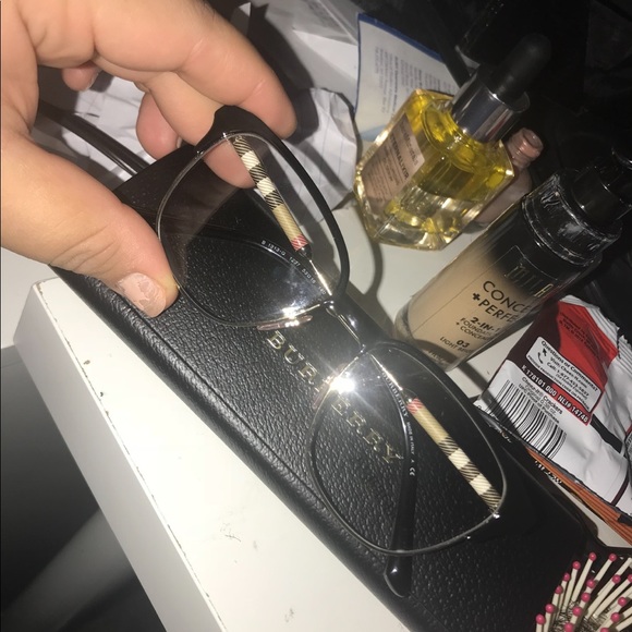 Burberry eyeglasses!! Authentic 100% - Picture 4 of 4